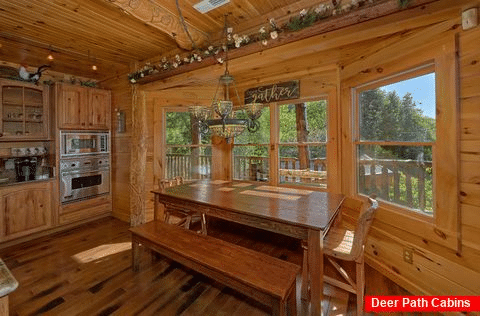 5 bedroom cabin with multiple dining areas - Majestic Peace