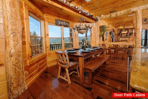 Premium 5 bedroom cabin with 2 Dining areas - Majestic Peace