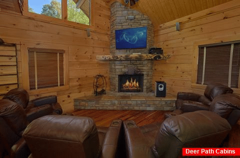 Premium cabin with recliners and TV in game room - Majestic Peace