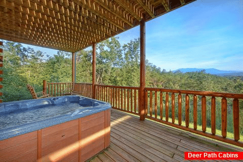 Premium cabin with hot tub and Mountain Views - Absolutely Viewtiful