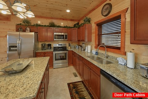 6 Bedroom Cabin with Fully Equipped Kitchen - Splashin On Smoky Ridge
