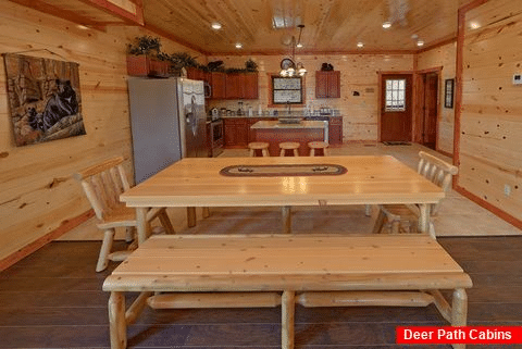 Smoky Mountain Cabin with Large Dining Area - Splashin On Smoky Ridge