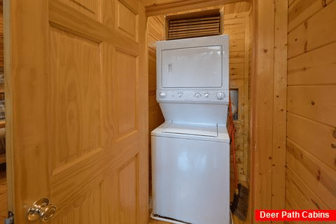 4 Bedroom 3 Bath Cabin with Washer and Dryer - The Woodsy Rest