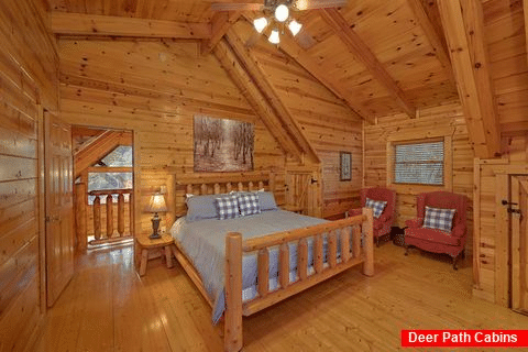 4 Bedroom Cabin with Master Bedroom - The Woodsy Rest