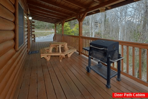 3 Bedroom Cabin Charcoal Gril and Table - American Honey