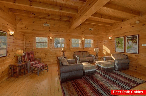 9 bedroom cabin with spacious Living Room - Summit View Lodge