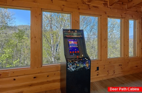 Arcade game in game room at 9 bedroom cabin - Summit View Lodge