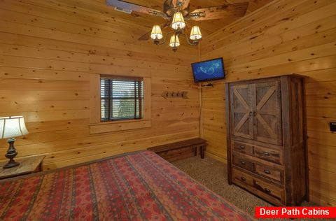 9 Bedroom cabin rental with 7 Private King Beds - Summit View Lodge