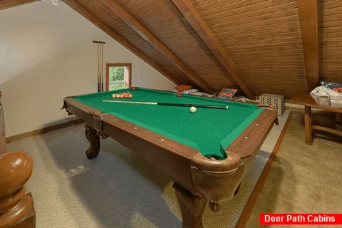 Open Loft Game Room with Pool Table - Can't Bear To Leave