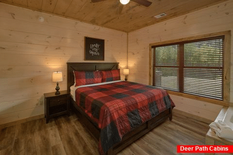 Lower Level Master Bedroom - Dream Mountain Cove