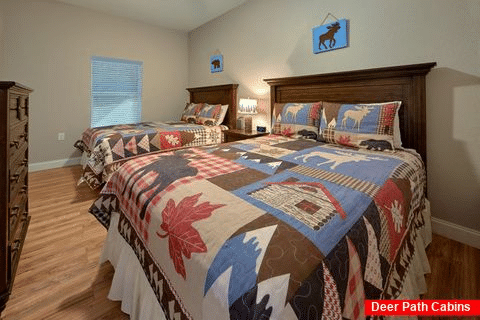 3 Bedroom with Extra Sleeping - Bearfoot Bungalow
