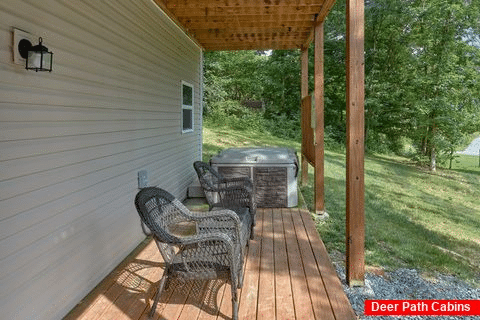 Covered Porch with Hot Tub and Chairs - Bearfoot Bungalow