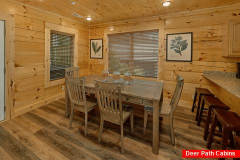 Dining room in 5 bedroom luxury cabin - A Mountain Palace