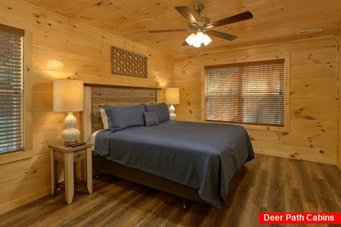 5 Bedroom Cabin with Theater Room Sleeps 16 - A Mountain Palace