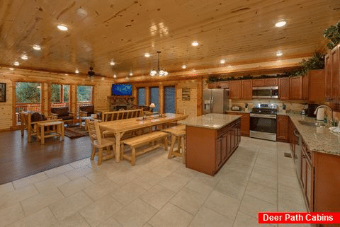 Fully Equipped Kitchen with Bar Area - Splashin On Majestic Mountain