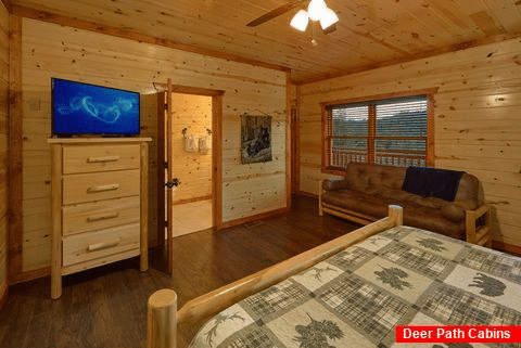 Master Bedroom with King Bed and Futon - Splashin On Majestic Mountain