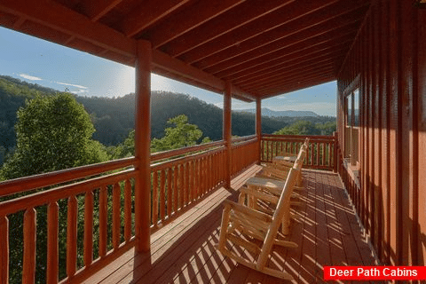 Smoky Mountain 6 Bedroom Cabin with a View - Splashin On Majestic Mountain