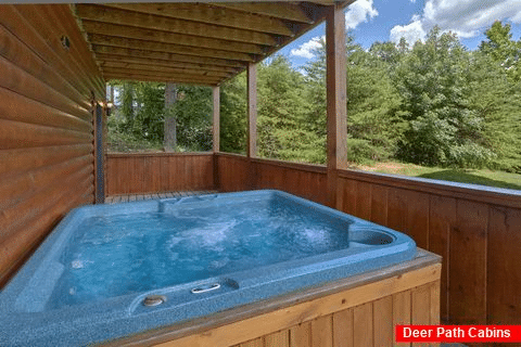 Private hot tub at cabin with wooded view - Autumn Breeze