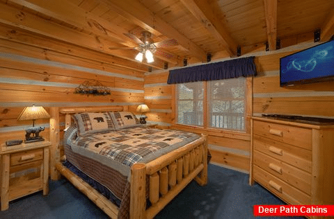 2 bedroom cabin with Queen bedroom on main level - A Peaceful Retreat
