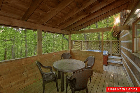 2 bedroom cabin with covered porch and hot tub - A Peaceful Retreat