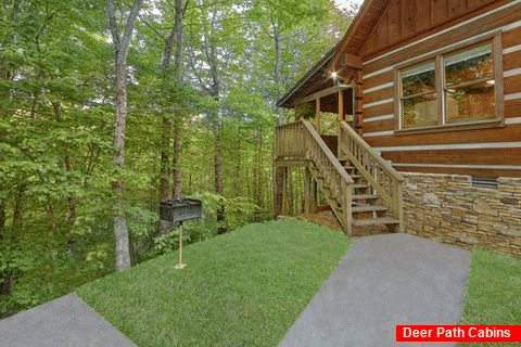 2 bedroom cabin with grill and hot tub - A Peaceful Retreat