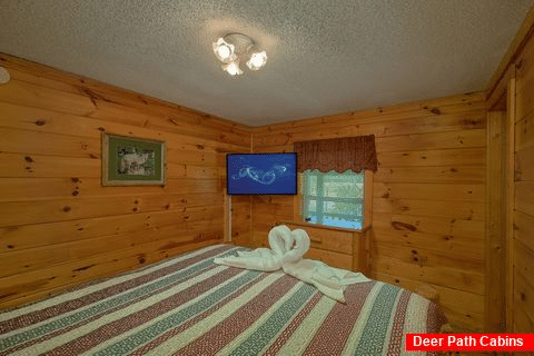 3 bedroom cabin rental with Fire Pit and Hot Tub - Lacey's Lodge
