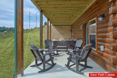 Covered Porch with Hot Tub and Chairs - Dream Mountain Cove
