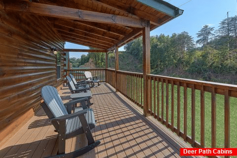 Comfortable Outdoor Seating 4 Bedroom Cabin - Dream Mountain Cove