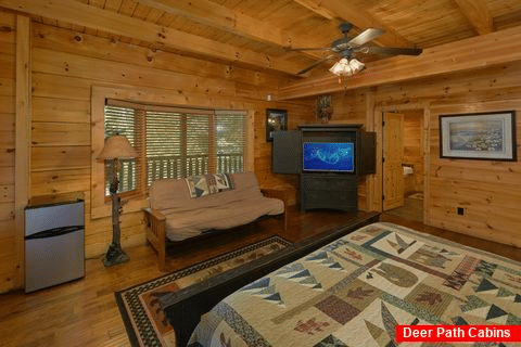 6 Bedroom Cabin with Main Floor Master Bedroom - Quiet Oak