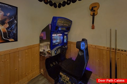 6 Bedroom Cabin with Wet Bar in Game Room - Quiet Oak