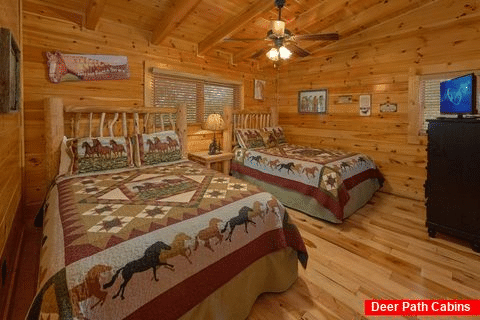 6 Bedroom 5.5 Bath Sleeps 26 in Alpine Village - Quiet Oak