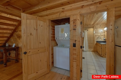2 Bedroom Cabin With Washer and Dryer - Noah's Getaway