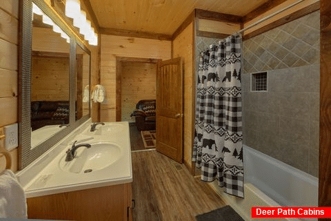 Jack and Jill Bathroom for Queen Bunk Rooms - Bar Mountain II