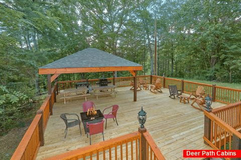 Large Deck with Gas Grills, Fire pit, & Seating - Bar Mountain II
