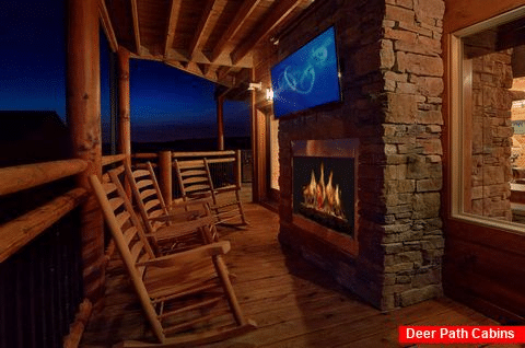 3 bedroom luxury cabin with outdoor fireplace - Smoky Bear Lodge
