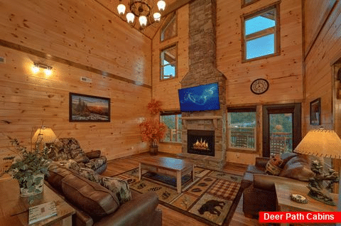 Cabin rental with Floor to ceiling fireplace - Smoky Bear Lodge