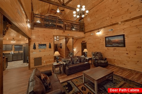 3 bedroom cabin with spacious living room - Smoky Bear Lodge
