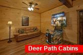 3 bedroom cabin with Buck Hunter Arcade Game 
