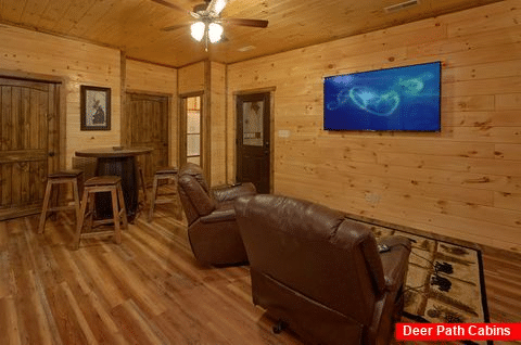 Game room with 2 arcade games and full bath - Smoky Bear Lodge