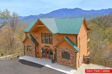 Luxurious Cabin Overlooking Ober Gatlinburg - A Spectacular View to Remember