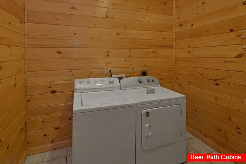 6 Bedroom Sleeps 22 Full Size Washer and Dryer - Lookout Lodge