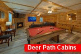 3 bedroom Cabin with Game Room and Pool Table