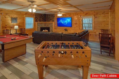 3 bedroom cabin with Pool Table and Foosball - LoneStar