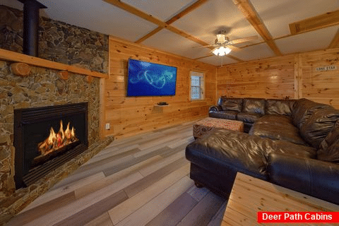 3 Bedroom cabin with Fireplace and Game Room - LoneStar