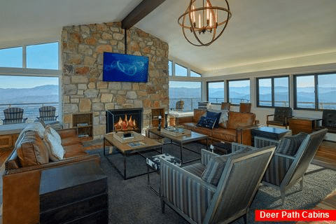 Luxurious 11 bedroom lodge with stone fireplace - Bluff Mountain Lodge