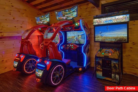 Cabin with 2 Race Car Games and Buck Hunter Game - Bluff Mountain Lodge