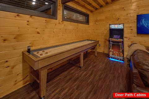 Cabin Game Room with Shuffleboard and Arcades - Bluff Mountain Lodge