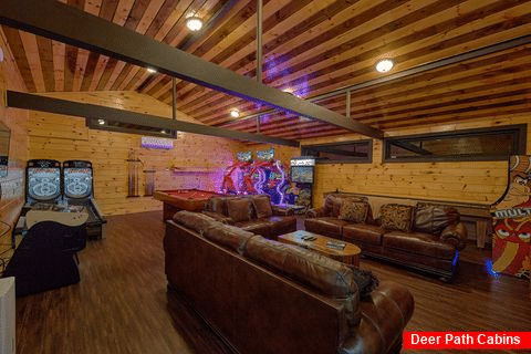 11 Bedroom Cabin with private Arcade Game House - Bluff Mountain Lodge