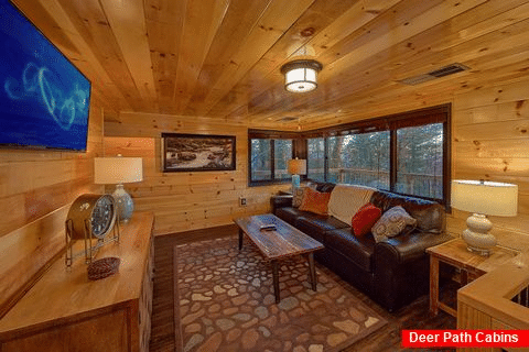 Cozy Living room in 5 bedroom cabin rental - Bluff Mountain Lodge