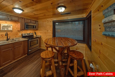 5 bedroom cabin rental with Full Kitchen - Bluff Mountain Lodge